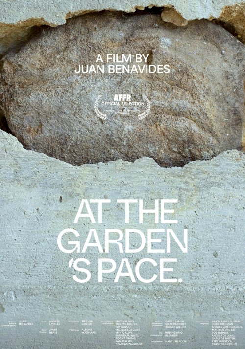 At the garden’s pace At the garden’s pace